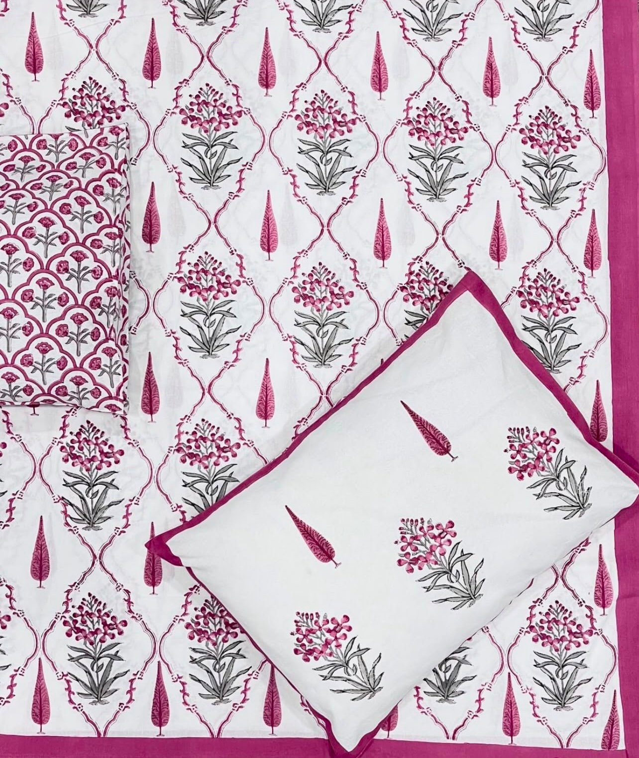 Damask Rose Mulmul Handcrafted Comforter - Image 6